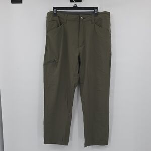 Patagonia Men's Cargo Pants in Olive Size 38×29